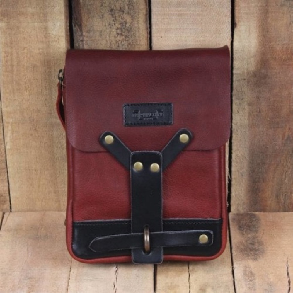Motorcycle Thigh Bag Leather Cherry